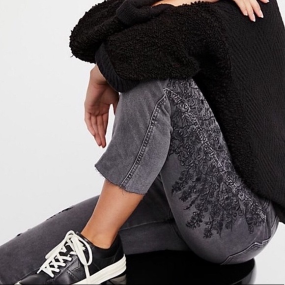 Free People Grey Embroidered Straight Leg Jeans 25 - Picture 3 of 9